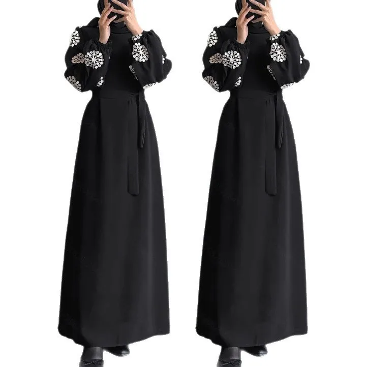 Women's Muslim Fashion Abaya Dress Temperament Elegant High-end Solid Color Stand-up Collar Splicing Sleeves Belt Long Dresses
Women's Muslim Fashion Abaya Dress Temperament Elegant High-end Solid Color Stand-up Collar Splicing Sleeves Belt Long Dresses