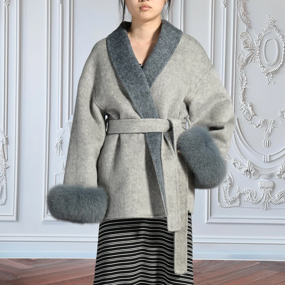Jxwatcher Women's Cashmere Wool Coat with Real Fox Fur Cuffs Fashion Two Colors Winter Coats 2025 Fall New Style Woolen Jackets
Jxwatcher Women's Cashmere Wool Coat with Real Fox Fur Cuffs Fashion Two Colors Winter Coats 2025 Fall New Style Woolen Jackets
