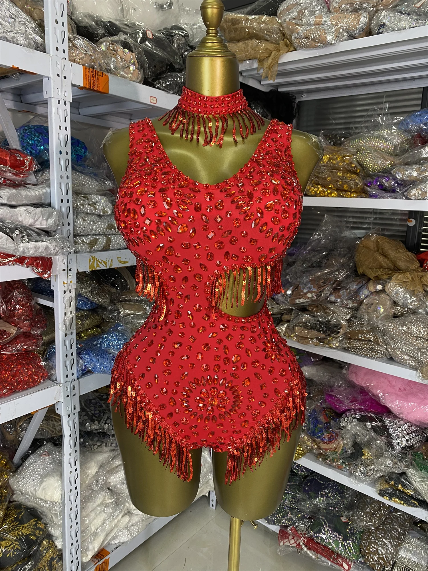 Оптовая продажа от производителя: Женский красный боди с вырезами, стразами, пайетками и бахромой, с чокером, для вечерних клубных вечеринок, ночных баров, диджеев и GOGO-танцовщиц
Оптовая продажа от производителя: Женский красный боди с вырезами, стразами, пайетками и бахромой, с чокером, для вечерних клубных вечеринок, ночных баров, диджеев и GOGO-танцовщиц