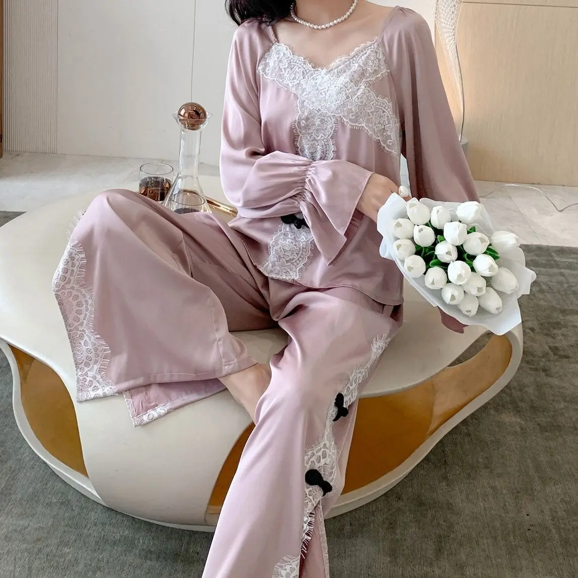 Sexy White Lace Patchwork Homewear Women Long Sleeve Pajamas Nightwear Pyjamas Elegant Loungewear New Chinese Style 2Pcs
Sexy White Lace Patchwork Homewear Women Long Sleeve Pajamas Nightwear Pyjamas Elegant Loungewear New Chinese Style 2Pcs