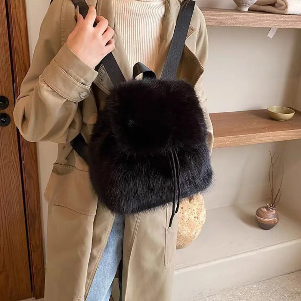Fashion Solid Color Faux Fur Drawstring Bag Soft Knapsack Plush Backpack Large Capacity Fluffy Flap Bag Women
Fashion Solid Color Faux Fur Drawstring Bag Soft Knapsack Plush Backpack Large Capacity Fluffy Flap Bag Women