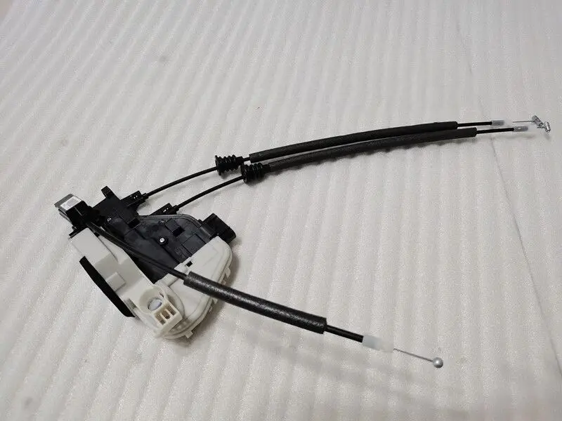 Original Front Door Lock Actuator Motor Driver Side Latch Release Reardoor for Hyundai Santa fe 2013-2018 813102W010 813202W010
Original Front Door Lock Actuator Motor Driver Side Latch Release Reardoor for Hyundai Santa fe 2013-2018 813102W010 813202W010