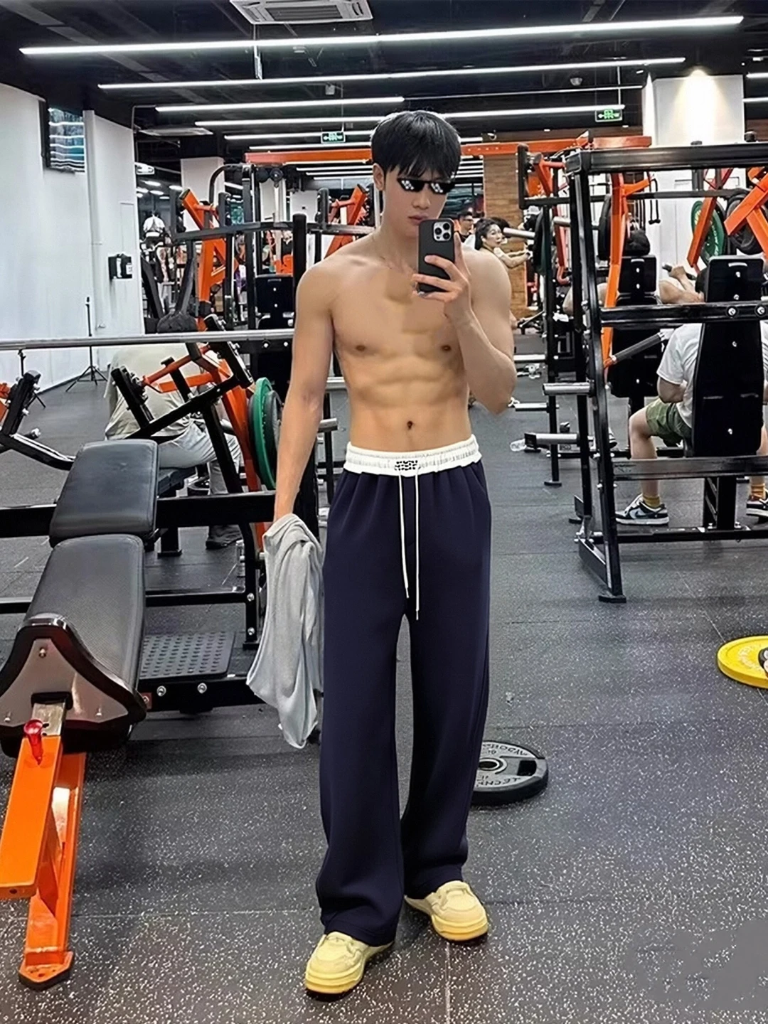 Мужские спортивные брюки American Sle, осенне-зимние, свободного кроя, с легким расклешением, прямые, цвет индиго
Мужские спортивные брюки American Sle, осенне-зимние, свободного кроя, с легким расклешением, прямые, цвет индиго