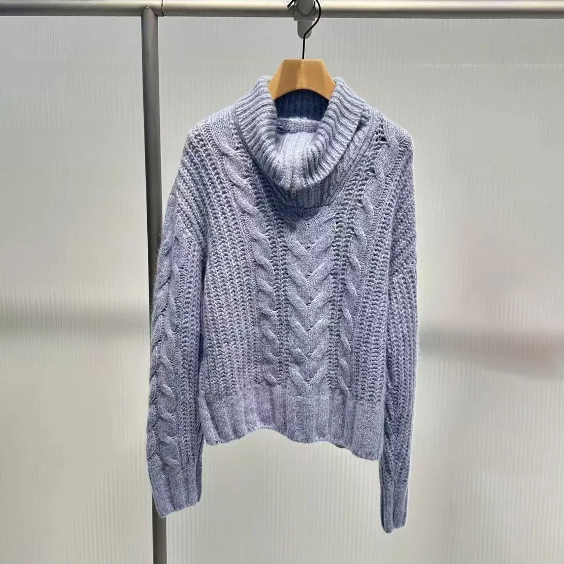 High-End Women's Knitted Sweater Loose Long Sve High Collar Tweed Pattern Winter New Arrival Casual Comfortable Knitwear
High-End Women's Knitted Sweater Loose Long Sve High Collar Tweed Pattern Winter New Arrival Casual Comfortable Knitwear