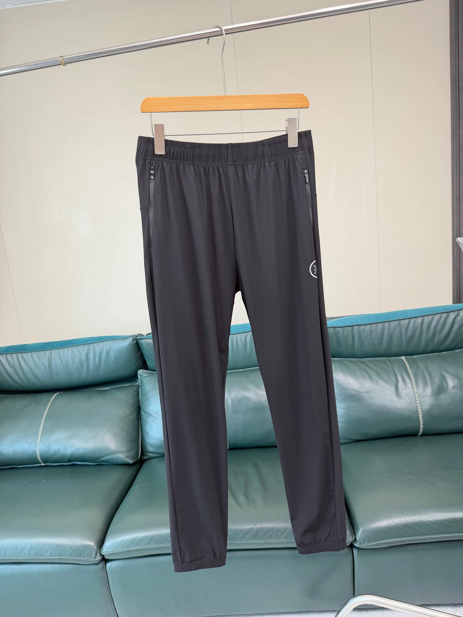 Ice Silk Cool Men's Summer Thin Breathable Elastic Waist Cuffed Sports Casual Pants Straight Leg mid Waist Daily Wear
Ice Silk Cool Men's Summer Thin Breathable Elastic Waist Cuffed Sports Casual Pants Straight Leg mid Waist Daily Wear