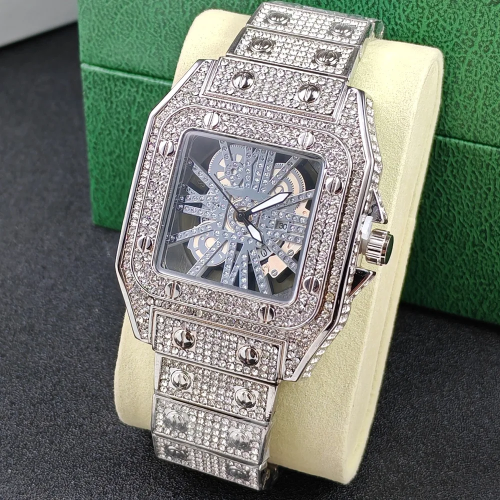 Hip Hop Unique High Quality Iced Out Luxury Bling Fashion Full Diamond Quartz Watch Men Classic Square Hollow Man Clock Jewelry
Hip Hop Unique High Quality Iced Out Luxury Bling Fashion Full Diamond Quartz Watch Men Classic Square Hollow Man Clock Jewelry