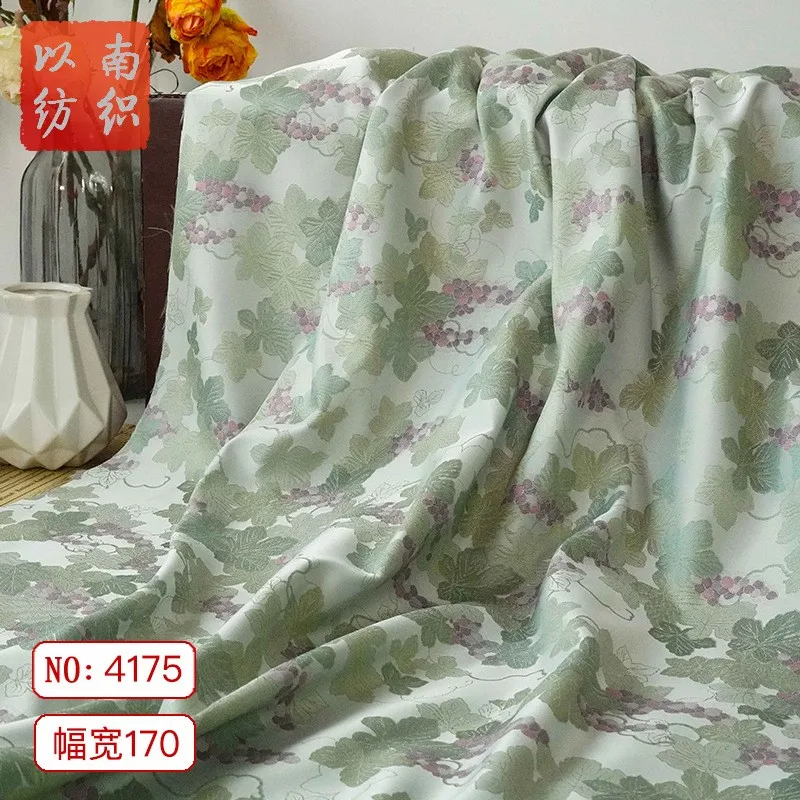 New national style grapevine yarn-dyed dress cloth waistcoat jacquard crossbody bag artistic fabric
New national style grapevine yarn-dyed dress cloth waistcoat jacquard crossbody bag artistic fabric