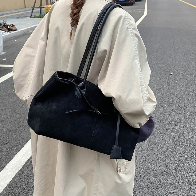 Элегантная сумка через плечо, роскошная брендовая кожаная женская сумка, известный дизайнер, классическая парижская повседневная винтажная сумка
Элегантная сумка через плечо, роскошная брендовая кожаная женская сумка, известный дизайнер, классическая парижская повседневная винтажная сумка