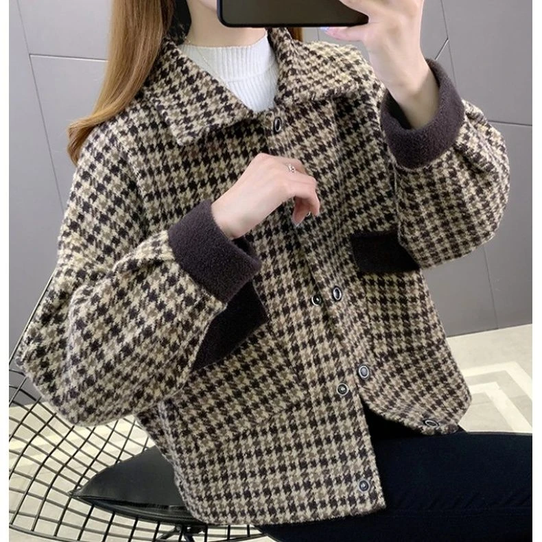2023 New Small Fragrance Style Women's Plaid Coat Autumn Winter Long Sleeve Slim Fit Short Length Button up Wool Blend Coat
2023 New Small Fragrance Style Women's Plaid Coat Autumn Winter Long Sleeve Slim Fit Short Length Button up Wool Blend Coat
