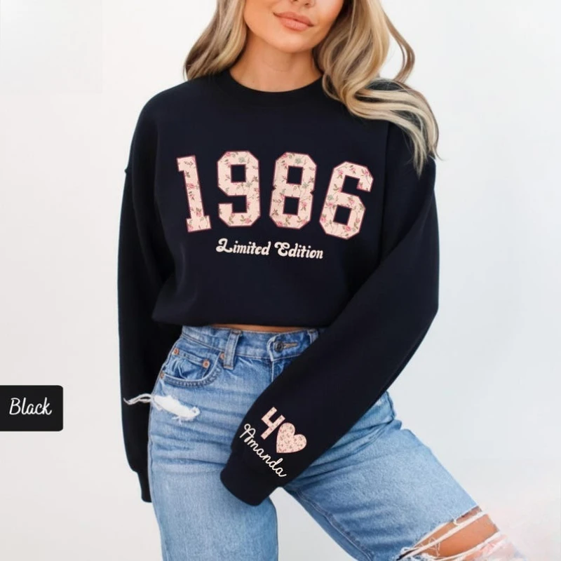 Толстовка с цветочным принтом к 40-летию, осенне-зимняя, 1986 года, ретро, лимитированная серия, подарочная, с длинным рукавом, термо-худи, универсальный пуловер
Толстовка с цветочным принтом к 40-летию, осенне-зимняя, 1986 года, ретро, лимитированная серия, подарочная, с длинным рукавом, термо-худи, универсальный пуловер