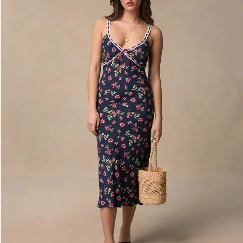 2024 Summer new Women Romantic Flower Print Strapless dress Lace Stitching Slim Holiday Sling Long Dress
2024 Summer new Women Romantic Flower Print Strapless dress Lace Stitching Slim Holiday Sling Long Dress