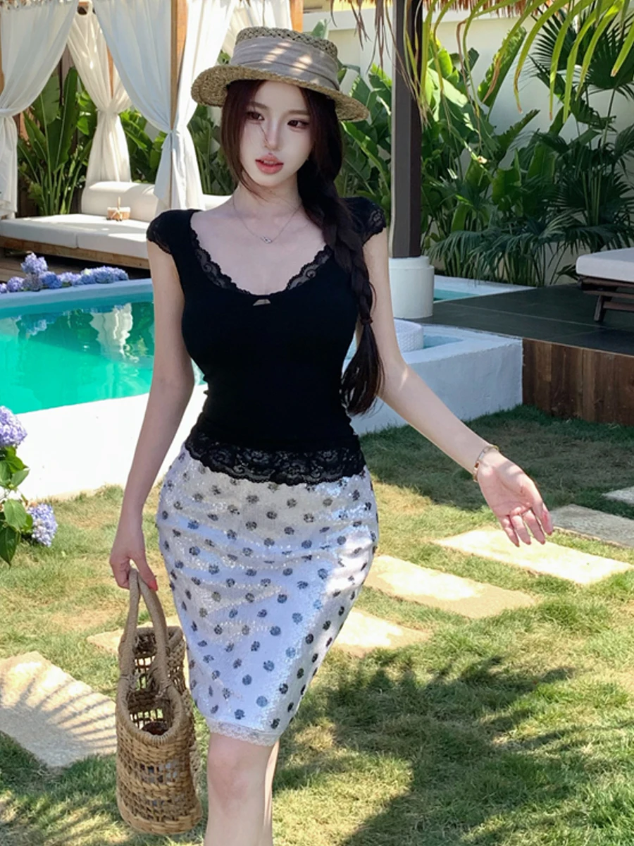 Sexy Pure Desire V-neck Low-cut Lace Patchwork T-shirt Top Heavy Sequin Retro Polka Dot Half-length Skirt Set Women's Fashion...
Sexy Pure Desire V-neck Low-cut Lace Patchwork T-shirt Top Heavy Sequin Retro Polka Dot Half-length Skirt Set Women's Fashion...