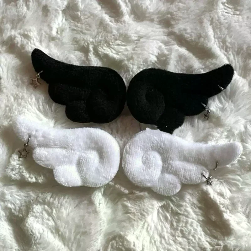 1 Pair Mini Plush Angel Wings Brooch Simulation Feathers DIY Doll Clothes Decorative Material Handmade Accessories
1 Pair Mini Plush Angel Wings Brooch Simulation Feathers DIY Doll Clothes Decorative Material Handmade Accessories