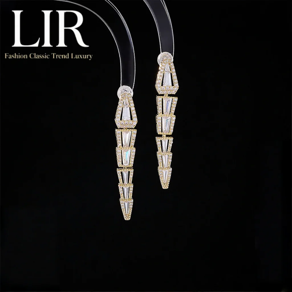 Женские серьги LIR: новейшее гальваника для сохранения цвета, циркониевая змея AAA - капля в форме, классические 2 цвета, работа - готовые
Женские серьги LIR: новейшее гальваника для сохранения цвета, циркониевая змея AAA - капля в форме, классические 2 цвета, работа - готовые
