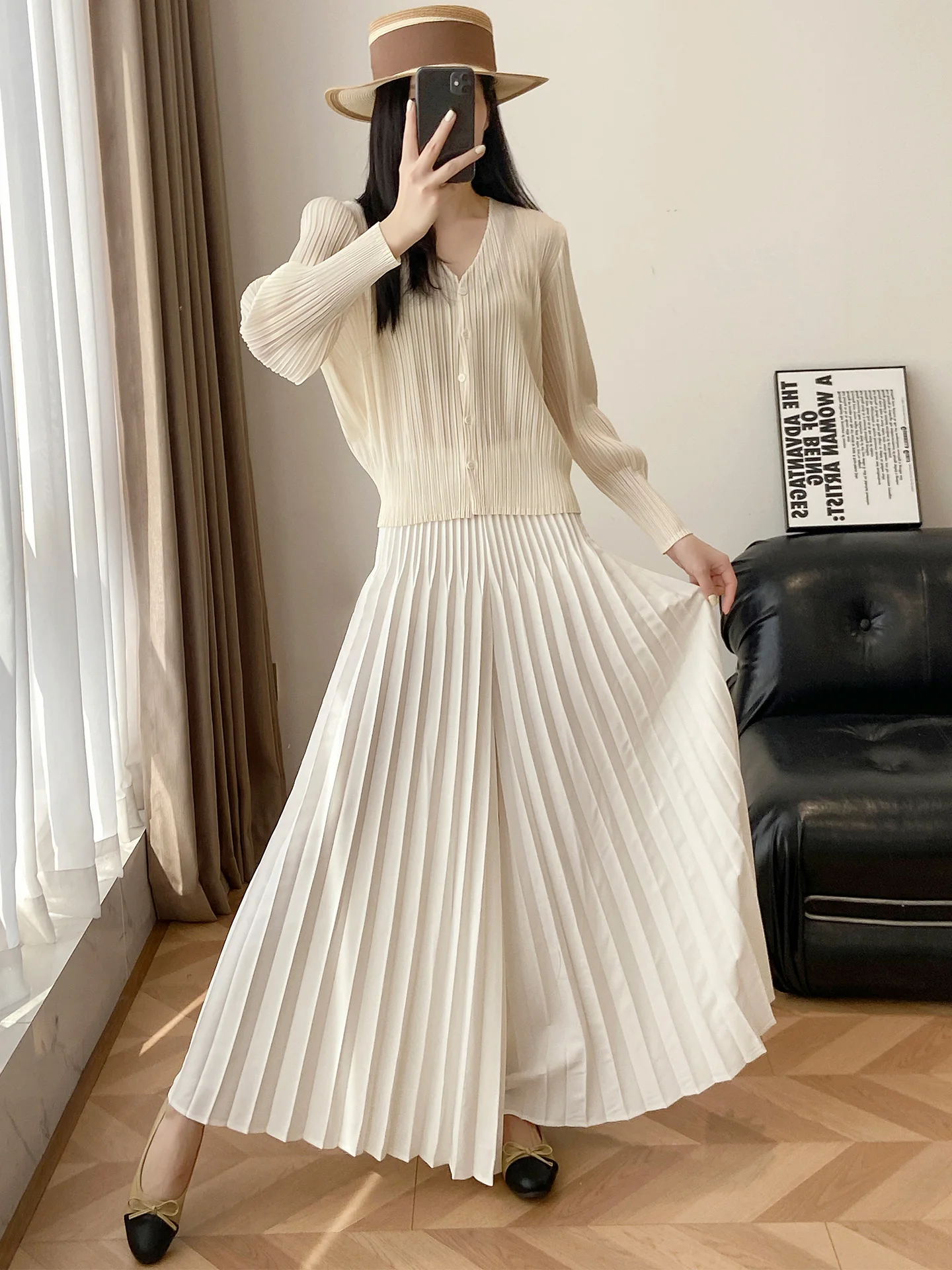High Waist Wide Leg Pants Three Houses Style Loose Fit Mid-Length Women's Casual Trousers Elegant Pleated Slimming Effect
High Waist Wide Leg Pants Three Houses Style Loose Fit Mid-Length Women's Casual Trousers Elegant Pleated Slimming Effect