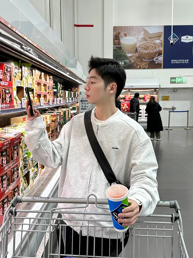 Американский простой вышитый кардиган на молнии с цветными вставками, свободный повседневный бейсбольный жакет для пар, весна-осень
Американский простой вышитый кардиган на молнии с цветными вставками, свободный повседневный бейсбольный жакет для пар, весна-осень