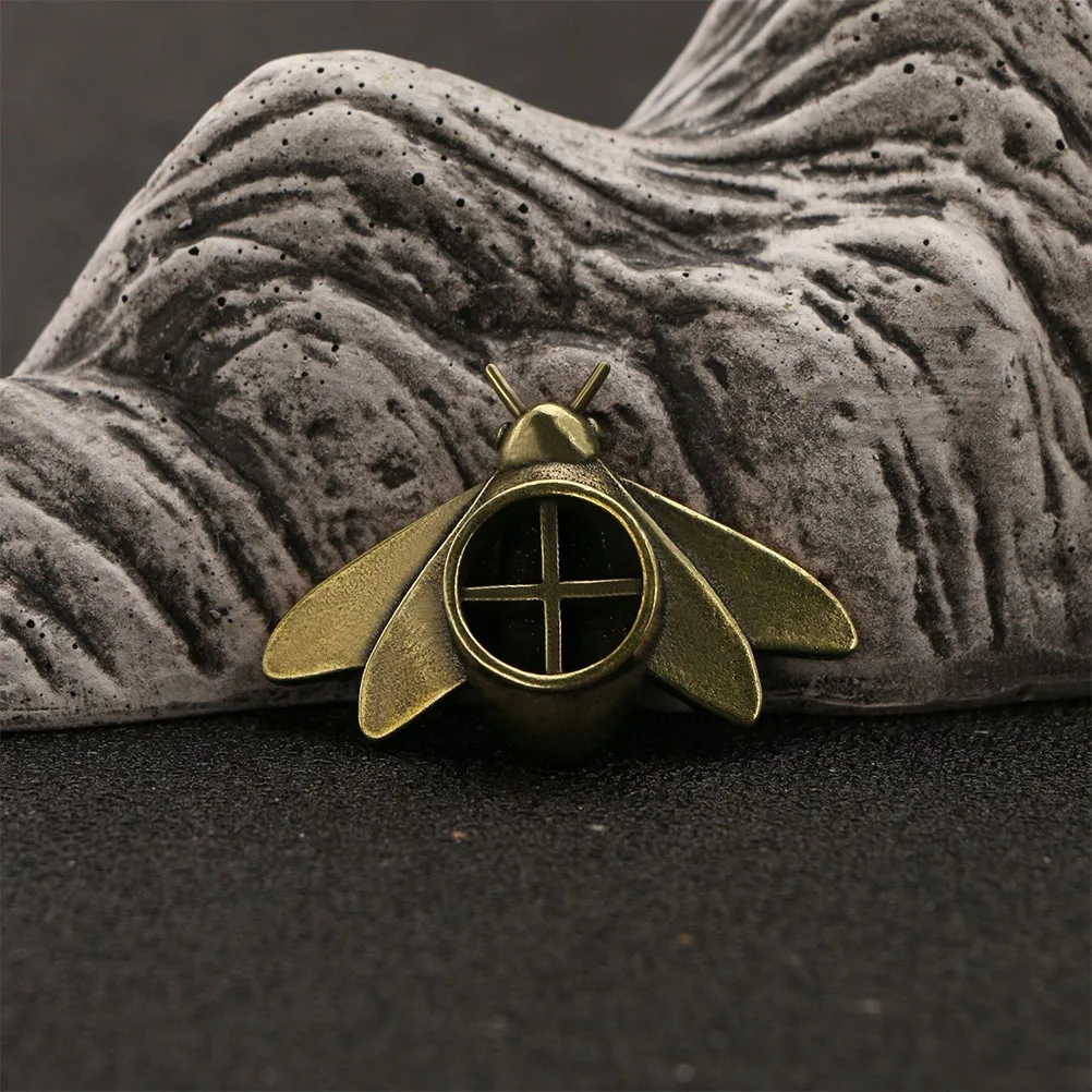 Retro Brass Bee Ornament Vintage Desktop Decor Statuette Animal Craft Home Decorative Gift Small Statue Cabinet Metal
Retro Brass Bee Ornament Vintage Desktop Decor Statuette Animal Craft Home Decorative Gift Small Statue Cabinet Metal