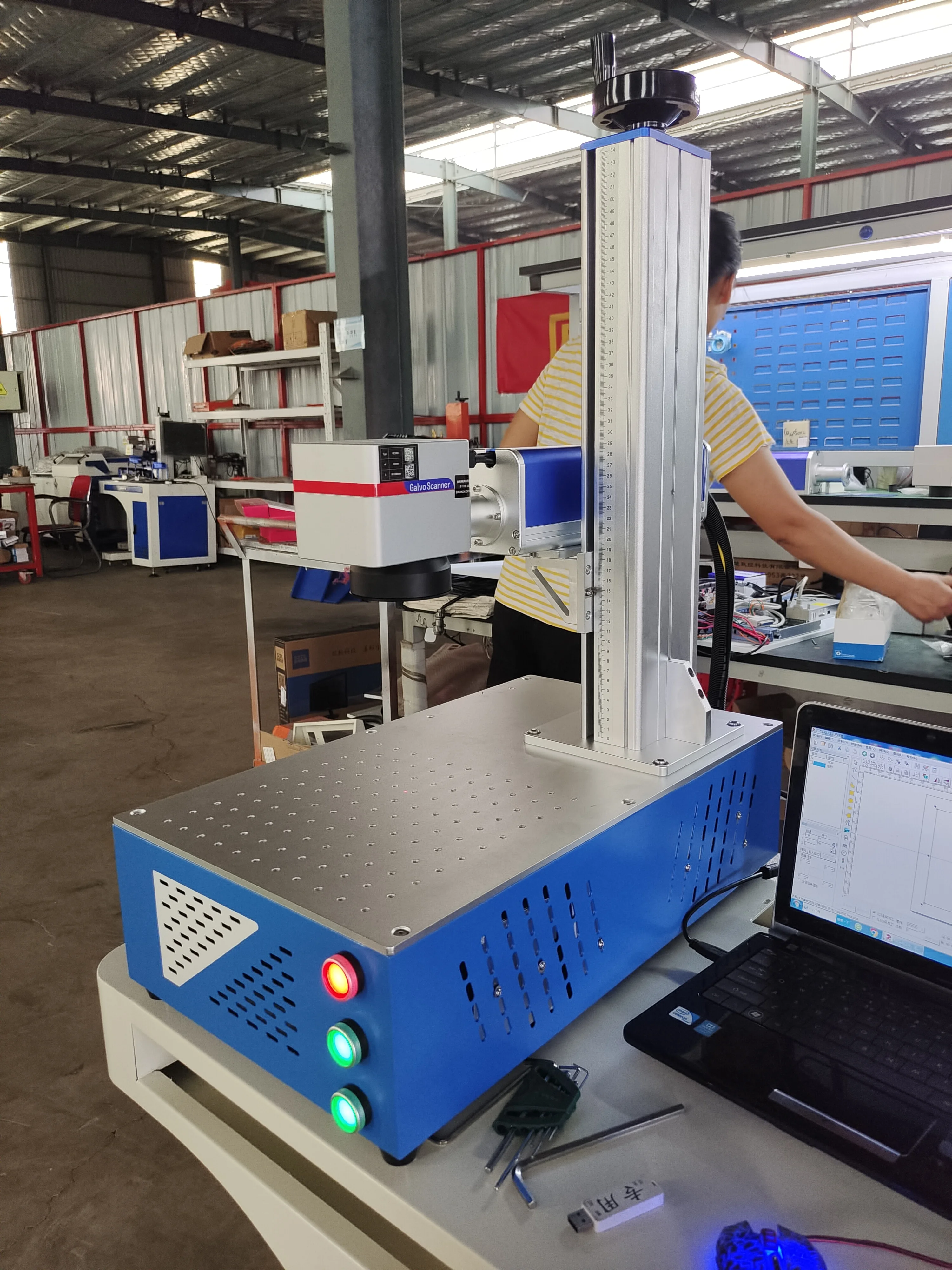 JPT MOPA Fiber Laser Marking Machine 50W 100W Desktop Mini CNC Air Cooling Engraver For Metal Stainless Steel
JPT MOPA Fiber Laser Marking Machine 50W 100W Desktop Mini CNC Air Cooling Engraver For Metal Stainless Steel