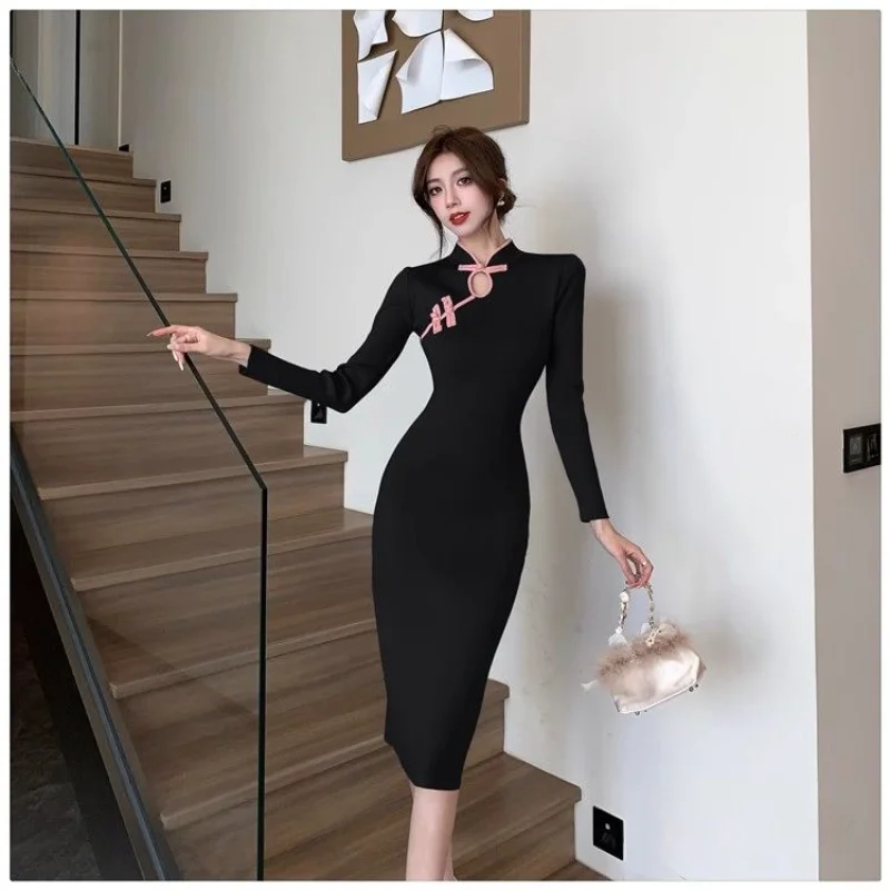 Трикотажное платье, весенний новый новый китайский стиль, улучшенный Cheongsam в стиле ретро, облегающая нижняя юбка в стиле вестерн
Трикотажное платье, весенний новый новый китайский стиль, улучшенный Cheongsam в стиле ретро, облегающая нижняя юбка в стиле вестерн