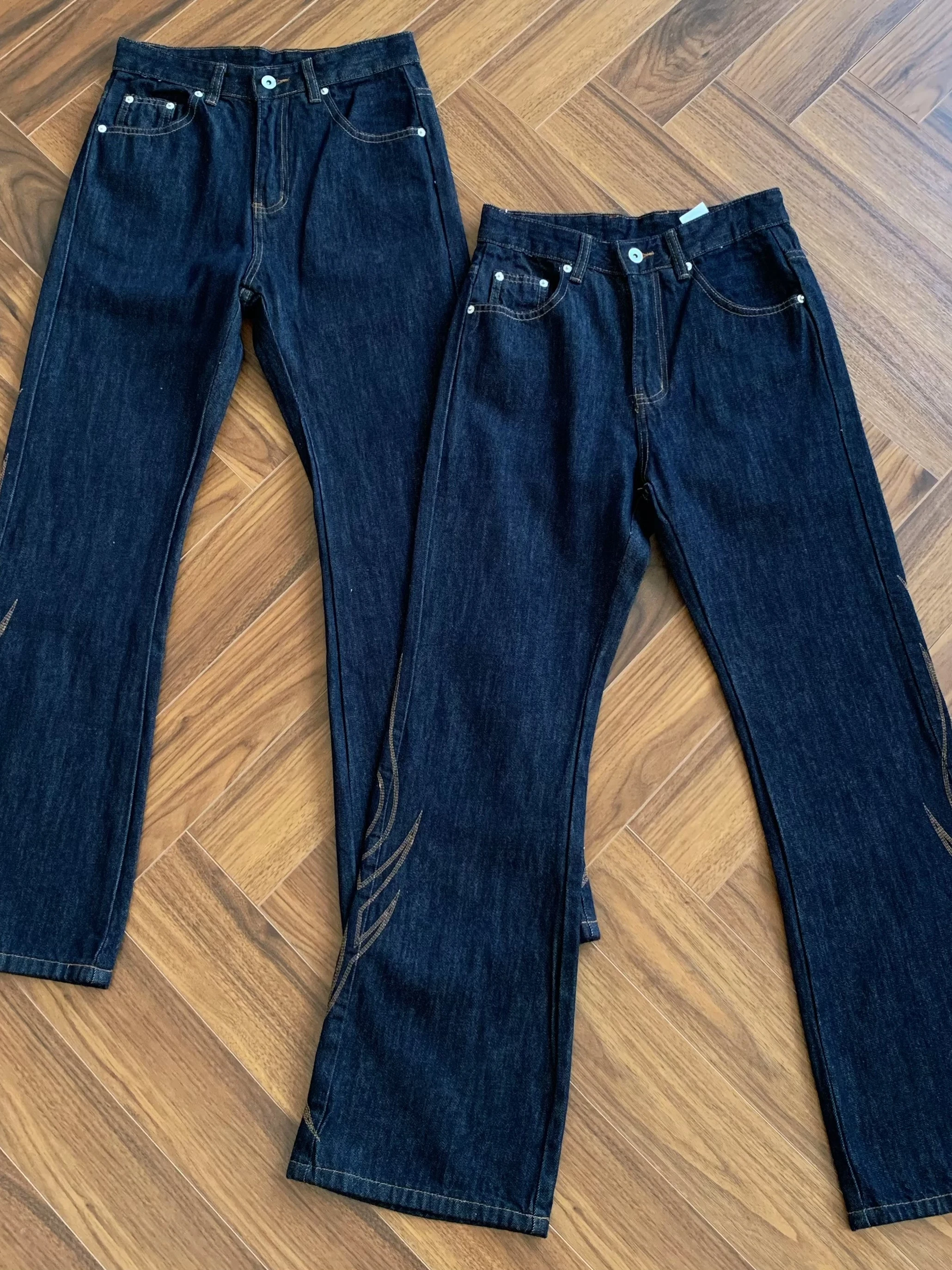 Washed Deep Blue American Vintage Embroidered Slim Fit Men's Jeans Flared Leg mid Waist Machine Embroidered Spring Wear
Washed Deep Blue American Vintage Embroidered Slim Fit Men's Jeans Flared Leg mid Waist Machine Embroidered Spring Wear