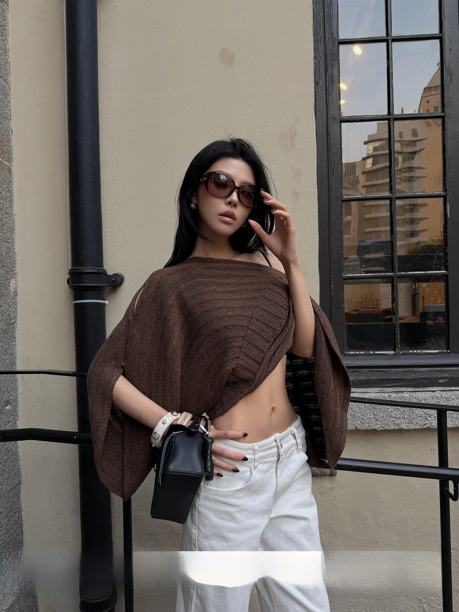 Hydrae Chic Brown Knitted Sweater Women's Loose Fit Shoulder Bared Cable Knit Coat Elegant Style Online Exclusive Spring Season
Hydrae Chic Brown Knitted Sweater Women's Loose Fit Shoulder Bared Cable Knit Coat Elegant Style Online Exclusive Spring Season