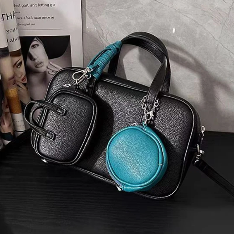 Fashion Boston Bowling Bag 2025 Woman New Composite Bag Multifunctional Mother-and-child Bag Retro Brand Shoulder Messenger Bag
Fashion Boston Bowling Bag 2025 Woman New Composite Bag Multifunctional Mother-and-child Bag Retro Brand Shoulder Messenger Bag