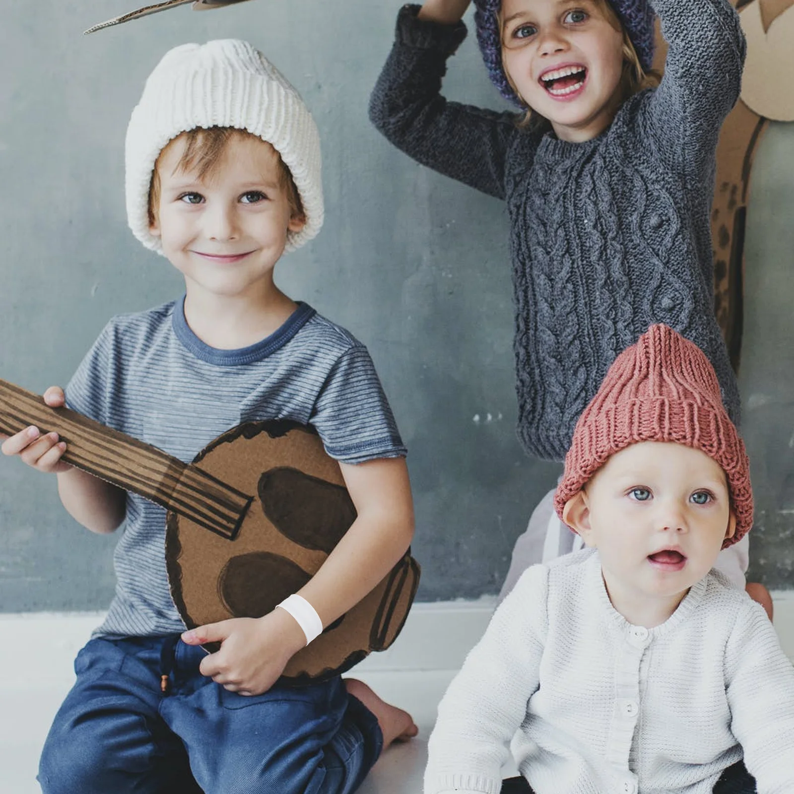 18 pcs Slap Bracelet Silica Gel Multiple Colors For Kids Birthday Party Favors Gift Boys Girls Pretend Play Jewelry Set
18 pcs Slap Bracelet Silica Gel Multiple Colors For Kids Birthday Party Favors Gift Boys Girls Pretend Play Jewelry Set