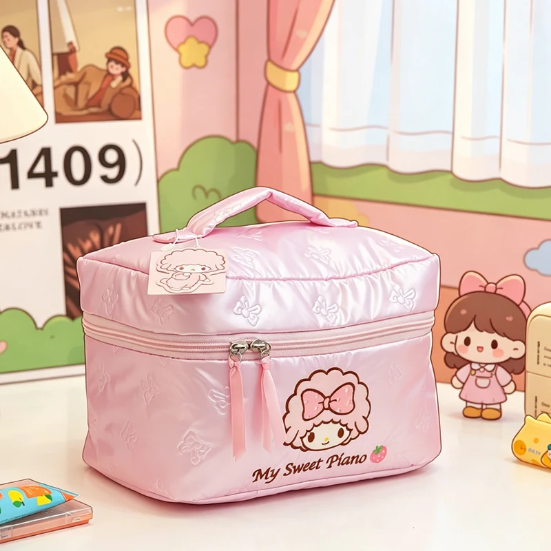New Embroidery Portable Hellokittys Cosmetic Bag Cute Cartoon Storage Embroidery Travel Bags for Woman Large Capacity
New Embroidery Portable Hellokittys Cosmetic Bag Cute Cartoon Storage Embroidery Travel Bags for Woman Large Capacity