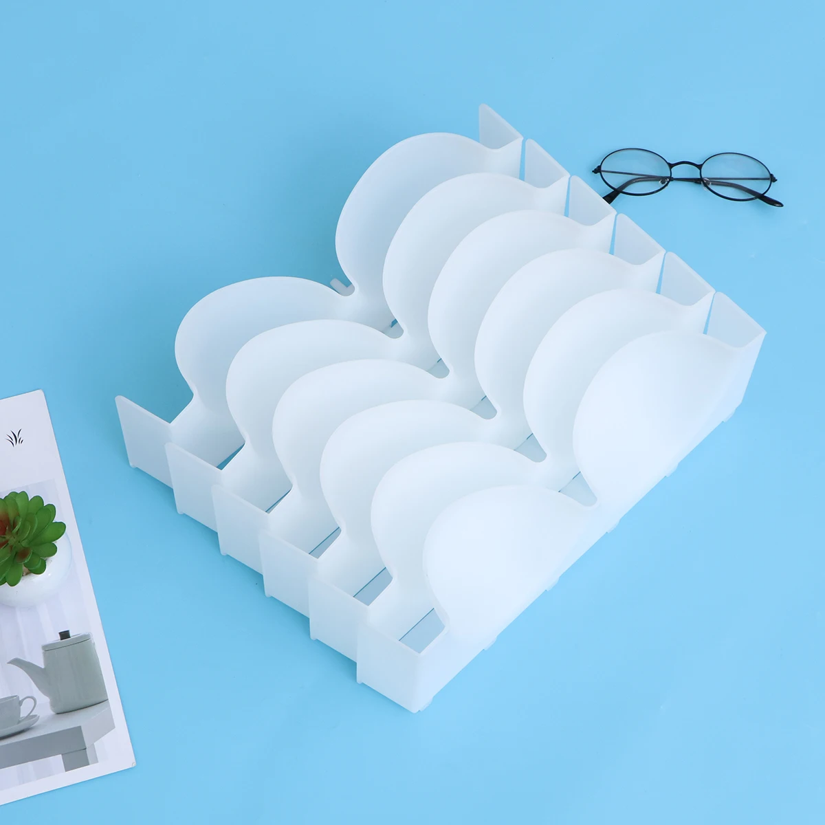 6pcs Bra Storage Box Premium Material Compartment Design Protect Deformation Wardrobe ganizer Closet Container Underwear ganiser
6pcs Bra Storage Box Premium Material Compartment Design Protect Deformation Wardrobe ganizer Closet Container Underwear ganiser