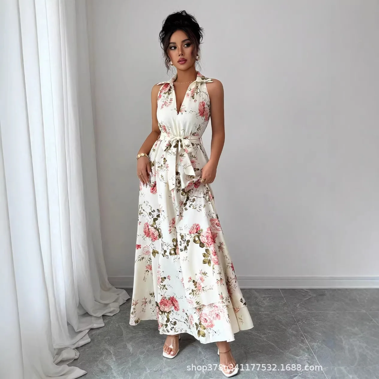 European and American Ladies' New Spring Style Sleeveless Printed V-neck Dress with Laces for an Elegant Temperament
European and American Ladies' New Spring Style Sleeveless Printed V-neck Dress with Laces for an Elegant Temperament