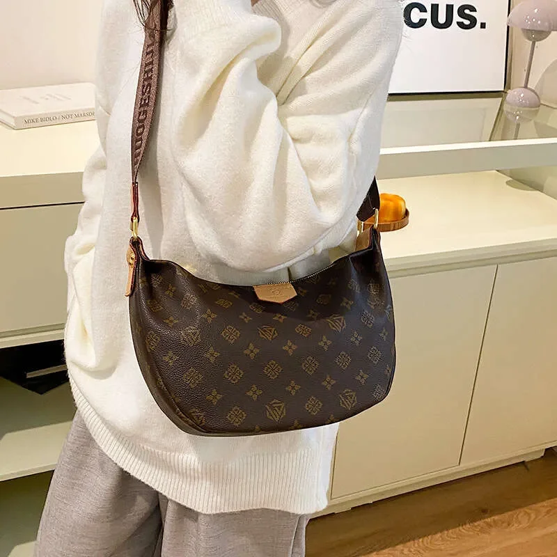 Fashion Elegnat Designer Bag for Women Large Capacity Crossbody Shoulder Bag Exquisite Casual Dumpling Bag Handheld Commuter Wom
Fashion Elegnat Designer Bag for Women Large Capacity Crossbody Shoulder Bag Exquisite Casual Dumpling Bag Handheld Commuter Wom