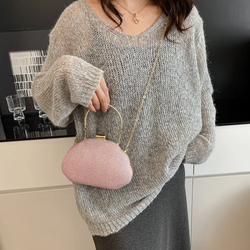 Women Trendy Crossbody Bag Single Shoulder Design Fashionable Lightweight Spacious Work Shopping
Women Trendy Crossbody Bag Single Shoulder Design Fashionable Lightweight Spacious Work Shopping