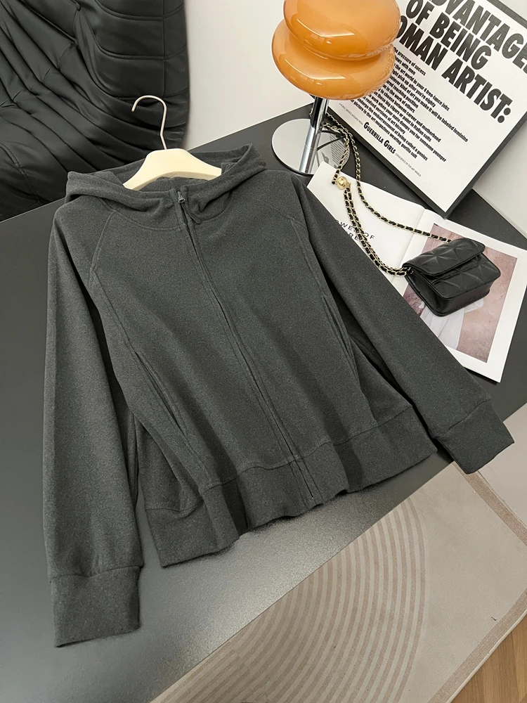 Корейский кардиган на молнии с капюшоном, женский, осенне-зимний, больших размеров, свободный, стройнящий, стильный топ
Корейский кардиган на молнии с капюшоном, женский, осенне-зимний, больших размеров, свободный, стройнящий, стильный топ