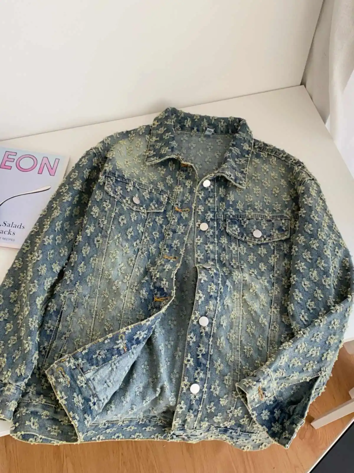 American Style Retro Women Denim Coats 2025 Trends Jacquard Lapel Casual Jacket Spring Female Fashion Outerwear
American Style Retro Women Denim Coats 2025 Trends Jacquard Lapel Casual Jacket Spring Female Fashion Outerwear