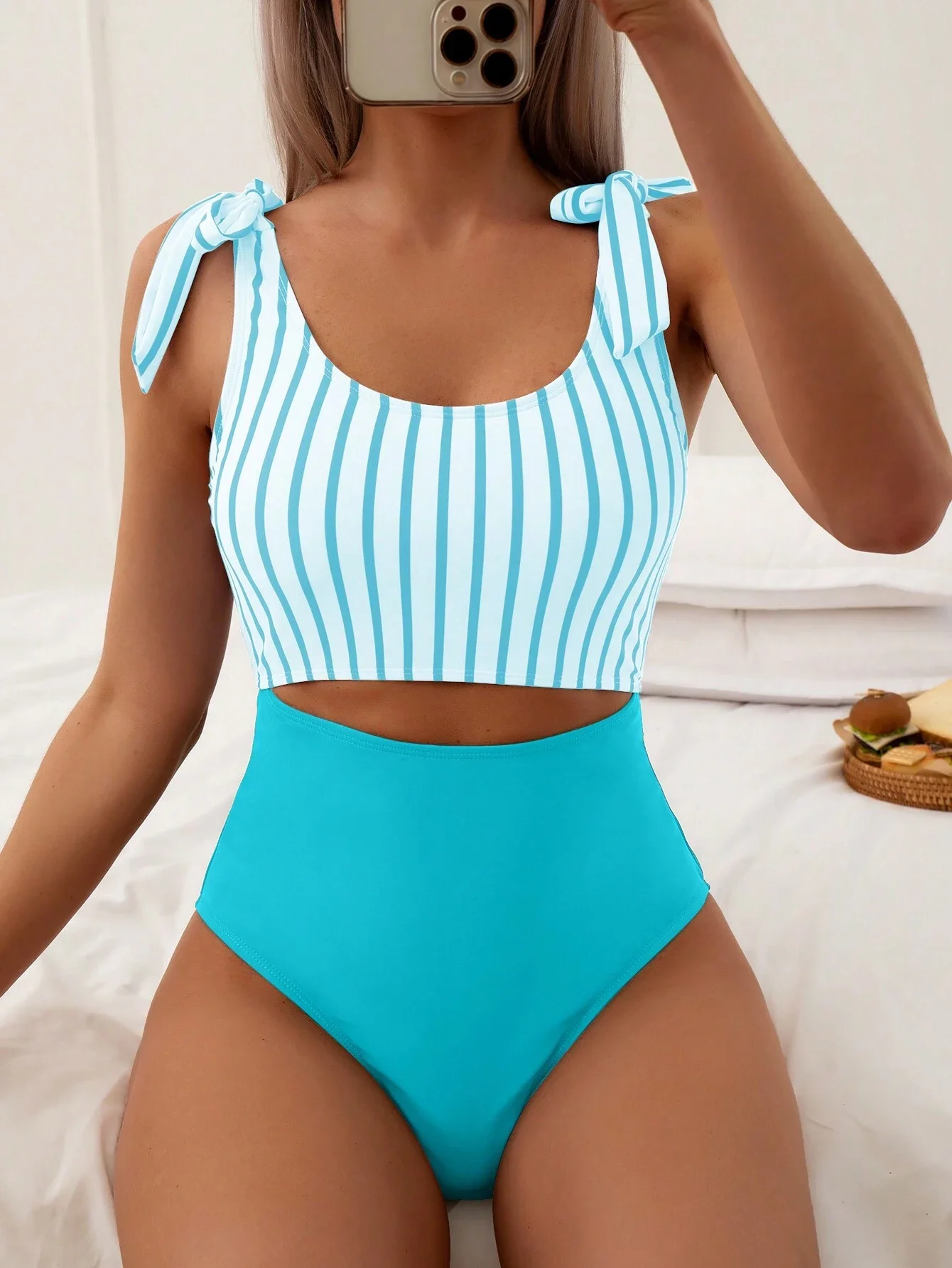 Women Striped One-Piece Swimsuit With Bow Knot Shoulder Ties High Waist Beach Pool Swimwear
Women Striped One-Piece Swimsuit With Bow Knot Shoulder Ties High Waist Beach Pool Swimwear
