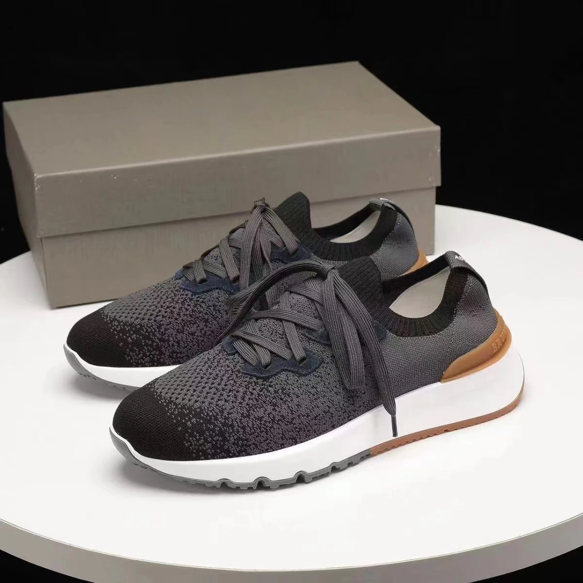 Mens Running Shoes Autumn Thick Sneakers Luxury Brands Walking Shoes Womens Sneakers Basketball Unisex Sneakers
Mens Running Shoes Autumn Thick Sneakers Luxury Brands Walking Shoes Womens Sneakers Basketball Unisex Sneakers