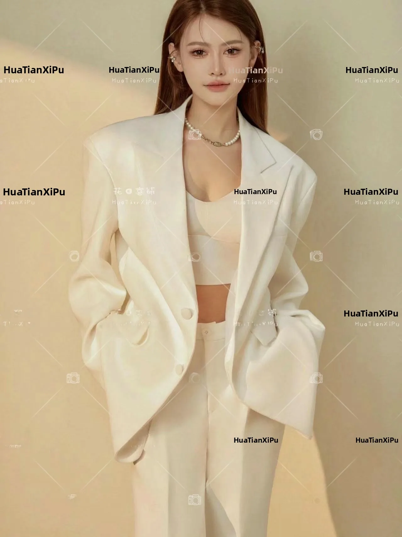 Studios New Lady Elegant White Suit Photography Clothing Personality Portrait Image Shooting Fashionable Chinese Style Women'...
Studios New Lady Elegant White Suit Photography Clothing Personality Portrait Image Shooting Fashionable Chinese Style Women'...