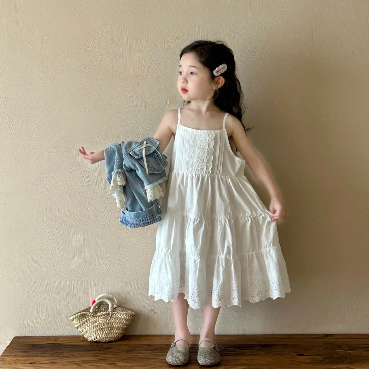 Lace Slip Dress 2025 Spring and Summer New Korean Fashion Sweet and Cute Solid Color Simple All-match Casual Lace Slip Dress
Lace Slip Dress 2025 Spring and Summer New Korean Fashion Sweet and Cute Solid Color Simple All-match Casual Lace Slip Dress