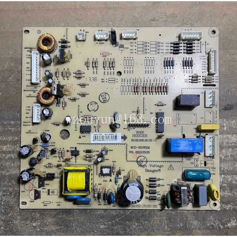 Applicable to Midea refrigerator BCD-551WKM main board computer board 502301010075/50230101008N
Applicable to Midea refrigerator BCD-551WKM main board computer board 502301010075/50230101008N