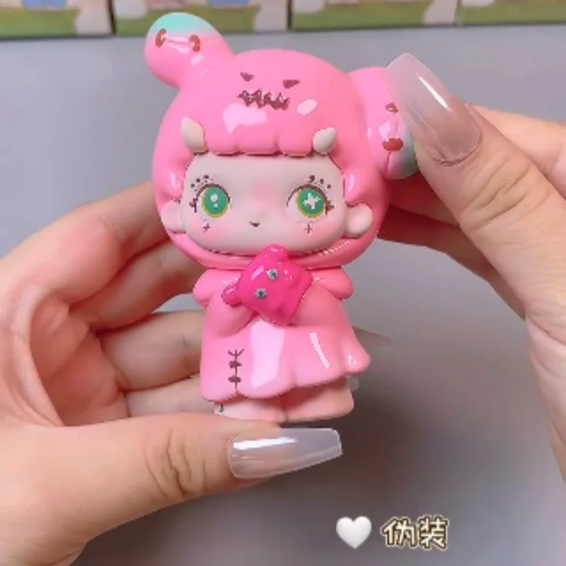 Original Blind Box Wei Wei'S Inner World Series Mysterious Box Cute Doll Action Figure Desktop Ornament Collectible Toy Gift
Original Blind Box Wei Wei'S Inner World Series Mysterious Box Cute Doll Action Figure Desktop Ornament Collectible Toy Gift