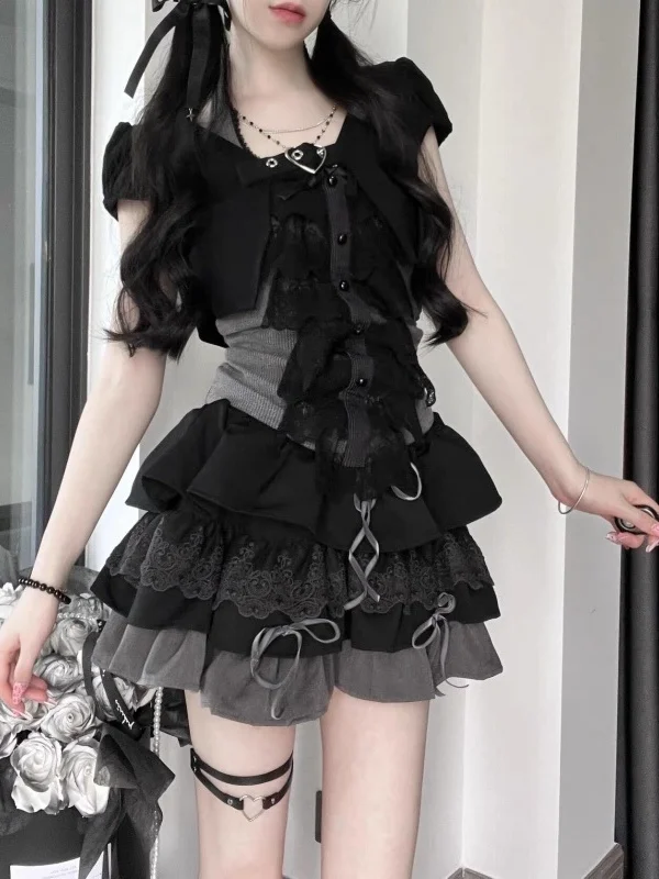 Lolita Dark Spicy Girl Design High Waist Cake Skirt Three Piece Set Lace Splice Cardigan Sleeveless Top for Young Women
Lolita Dark Spicy Girl Design High Waist Cake Skirt Three Piece Set Lace Splice Cardigan Sleeveless Top for Young Women