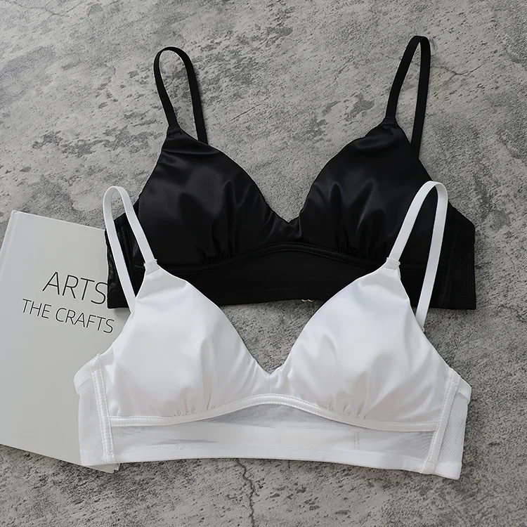 Атласное нижнее белье в минималистском стиле, нижнее белье с треугольными чашками, маленький бюст, микросбор, сексуальный бюстгальтер с открытой спиной и фиксированными чашками
Атласное нижнее белье в минималистском стиле, нижнее белье с треугольными чашками, маленький бюст, микросбор, сексуальный бюстгальтер с открытой спиной и фиксированными чашками