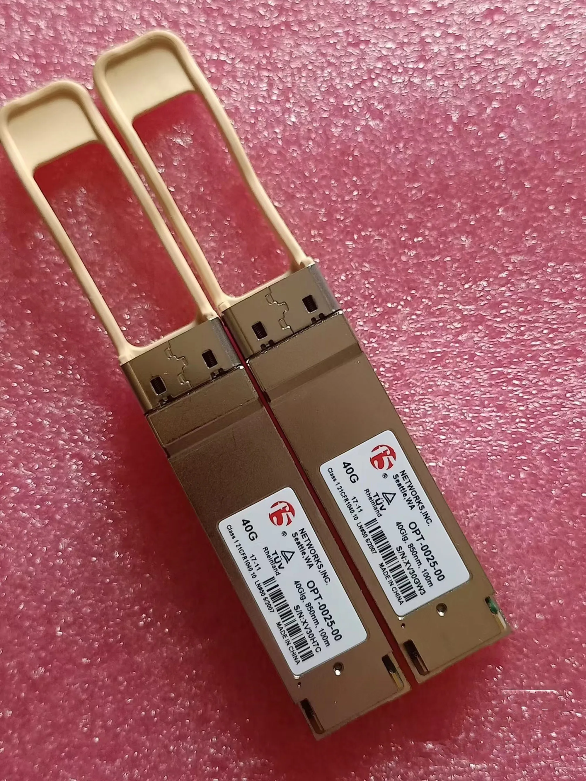 F5 QSFP 40G трансиверный переключатель OPT-0025-00 40Gig 850nm 100m волоконно-оптический модуль 40gb модуль порта
F5 QSFP 40G трансиверный переключатель OPT-0025-00 40Gig 850nm 100m волоконно-оптический модуль 40gb модуль порта