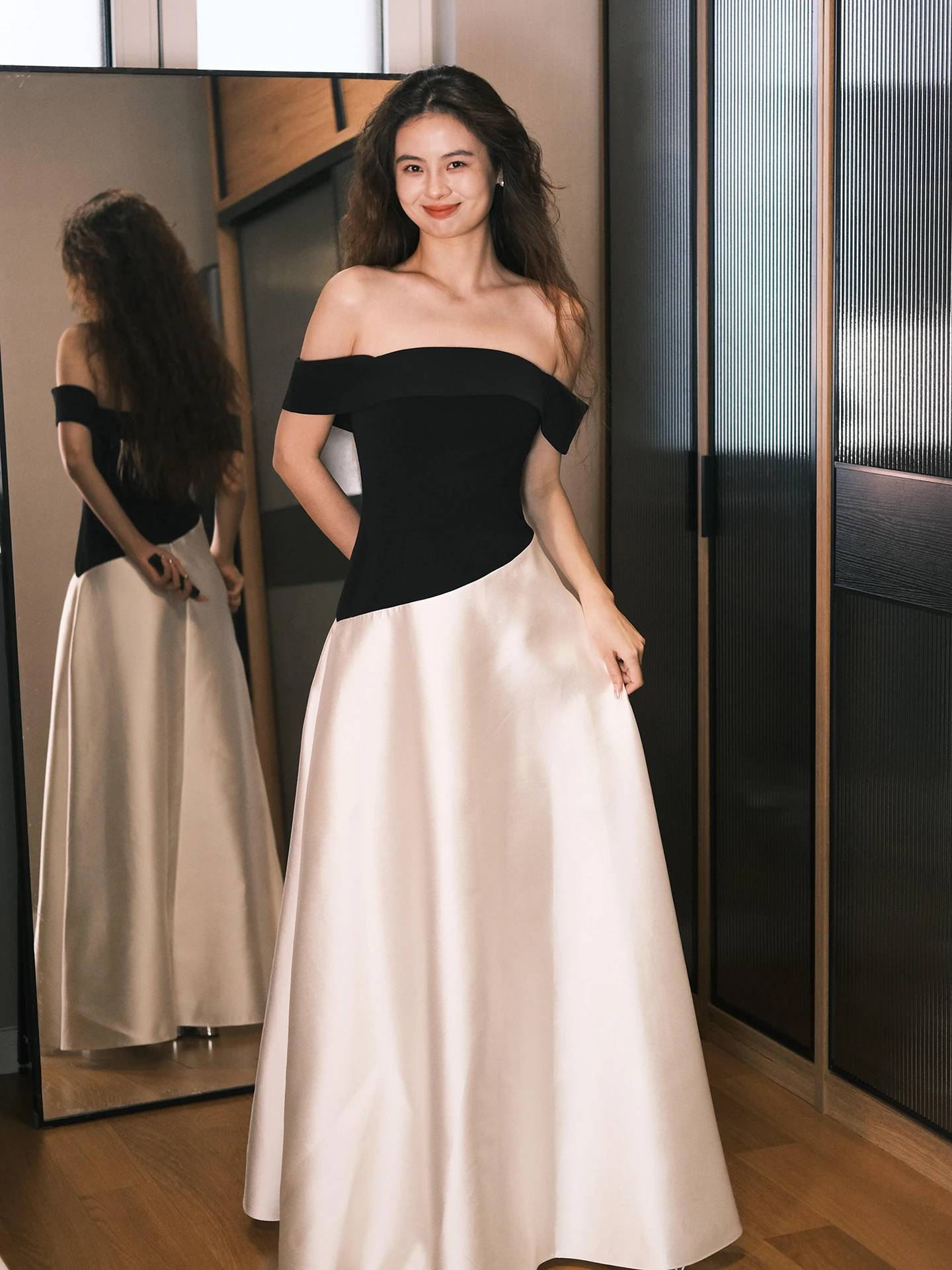Elegant Satin One-Shoulder Wedding Dress Women's Formal Evening Gown Cocktail Party Dress Korean Style Long Skirt
Elegant Satin One-Shoulder Wedding Dress Women's Formal Evening Gown Cocktail Party Dress Korean Style Long Skirt