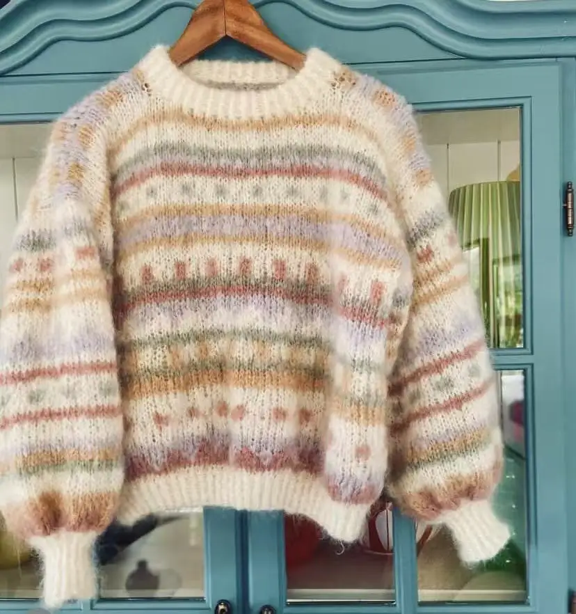 Exquisite hand woven light colored multi-color striped round neck long sleeved craft fashionable handmade soft wool mohair sweat
Exquisite hand woven light colored multi-color striped round neck long sleeved craft fashionable handmade soft wool mohair sweat