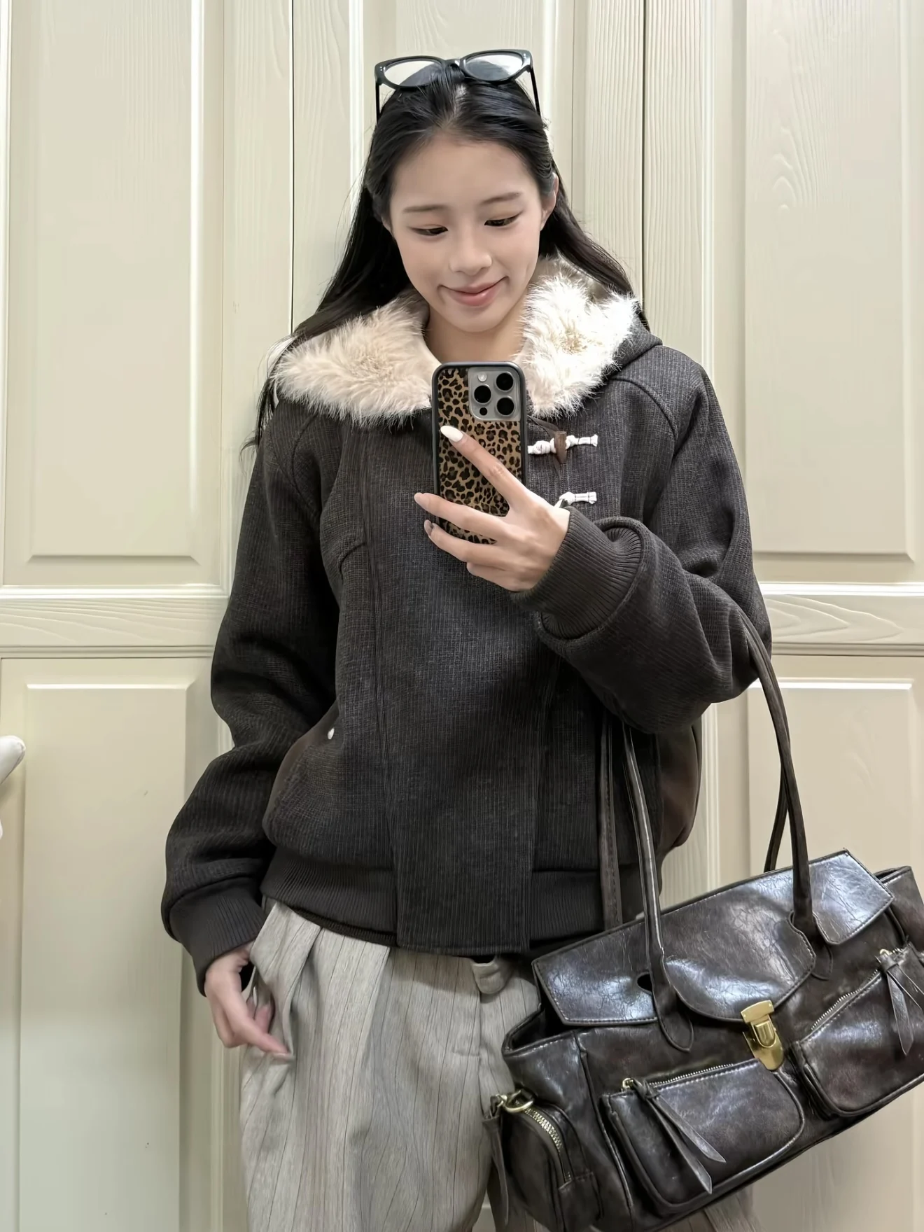American Sle Cotton Jaet with Button Closure And Slanted Flap for Men And Women Warm Design Winter Coat ex
American Sle Cotton Jaet with Button Closure And Slanted Flap for Men And Women Warm Design Winter Coat ex