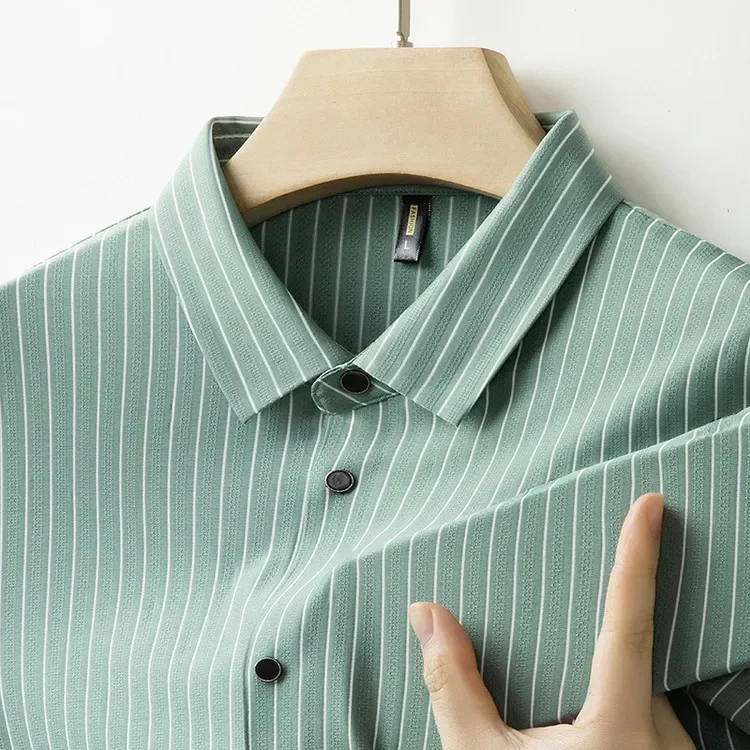 High Quality 2025 Summer Fashion Men's Short Sleeved Shirt Striped Collar Business Shirts
High Quality 2025 Summer Fashion Men's Short Sleeved Shirt Striped Collar Business Shirts