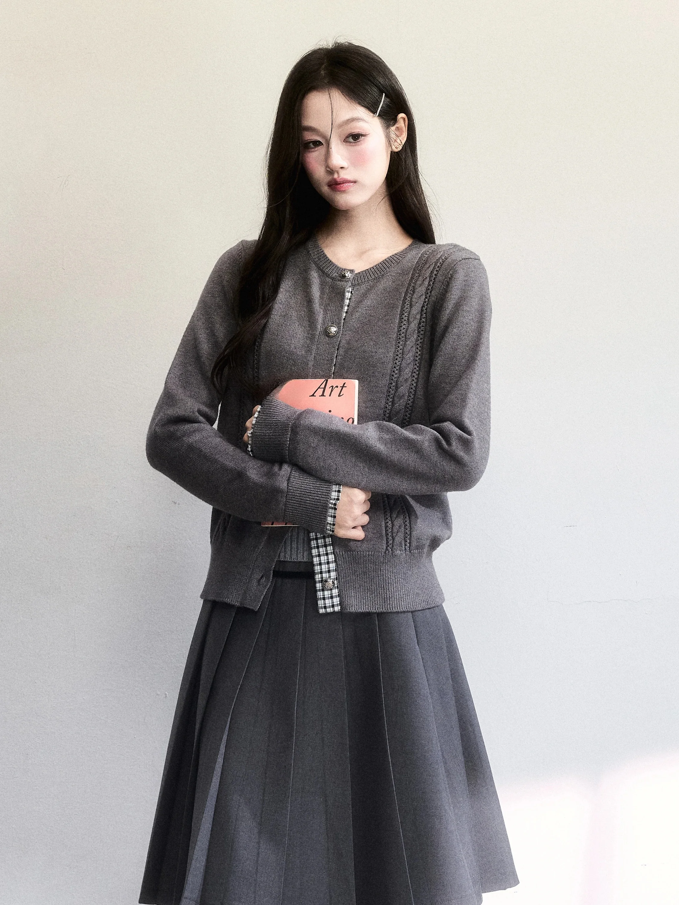 Korean Style Short Knitted Cardigan Plaid Splicing Knotted Top Fragile Heart Women's Daily Wear round Neck Button Closure
Korean Style Short Knitted Cardigan Plaid Splicing Knotted Top Fragile Heart Women's Daily Wear round Neck Button Closure