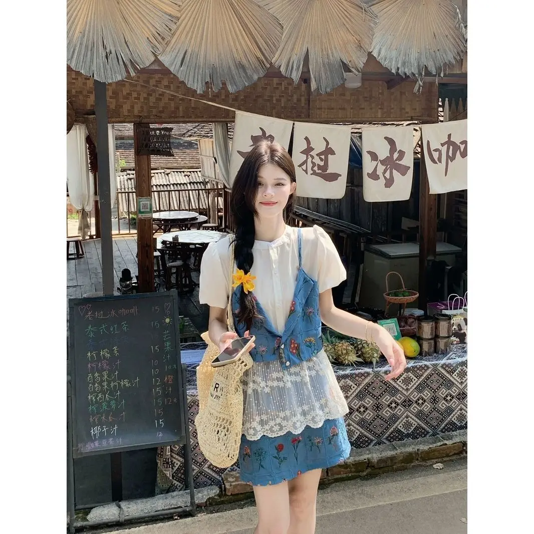 Summer Vacation Printed Floral Set Fake Two Pieces Lace Spliced Puff Sleeve Shirt Women Loose Straight Skirt Lady Chic Outfits
Summer Vacation Printed Floral Set Fake Two Pieces Lace Spliced Puff Sleeve Shirt Women Loose Straight Skirt Lady Chic Outfits