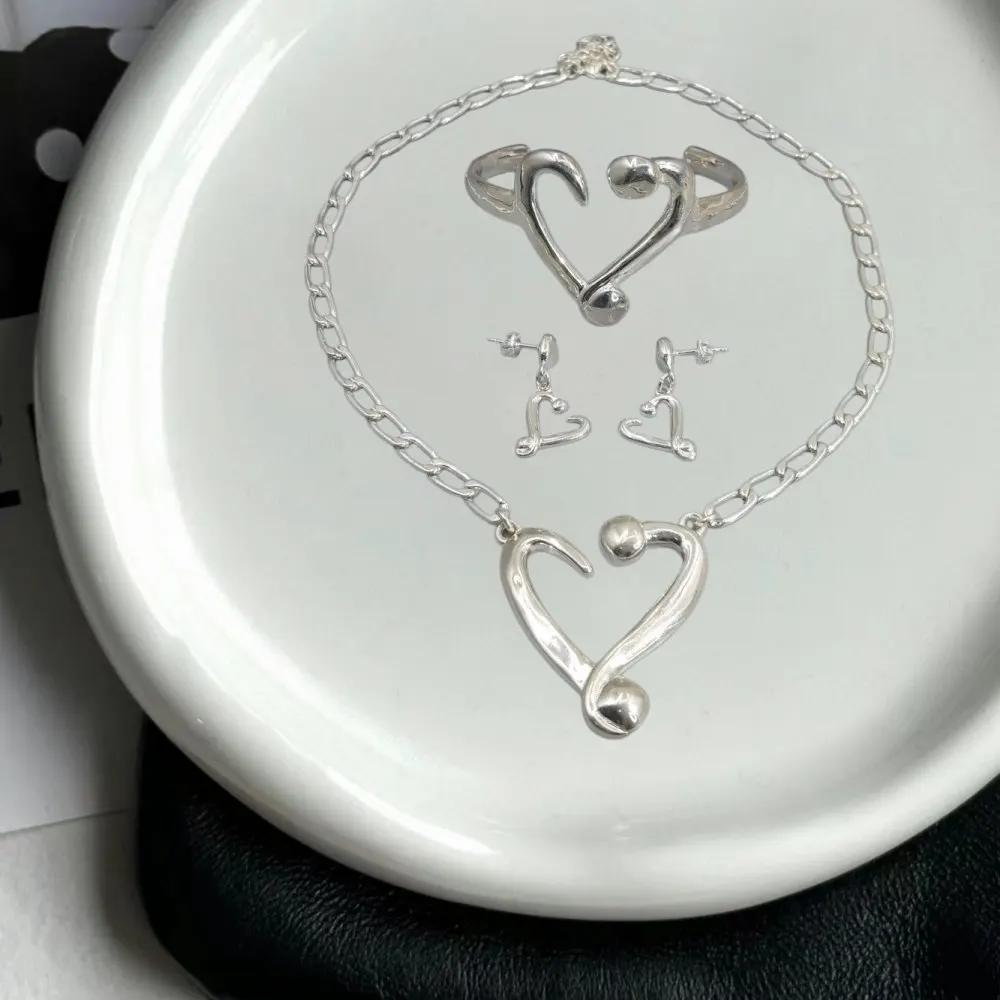 2026 Spain Personalized OL Style Gold Silver Heart Set Jewelry Three Piece Romantic Gift
2026 Spain Personalized OL Style Gold Silver Heart Set Jewelry Three Piece Romantic Gift
